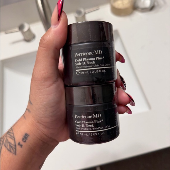 Perricone MD Cold Plasma Plus Neck Treatment in Black